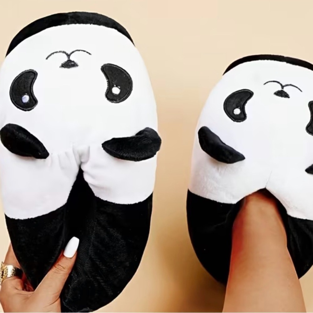 Kids Plush Panda Slippers - Black & White - Picture 4 of 10
